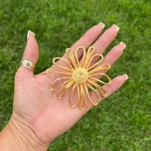 Vintage Large Unsigned Coro Brushed Gold-Tone Flower Daisy Open Work Brooch